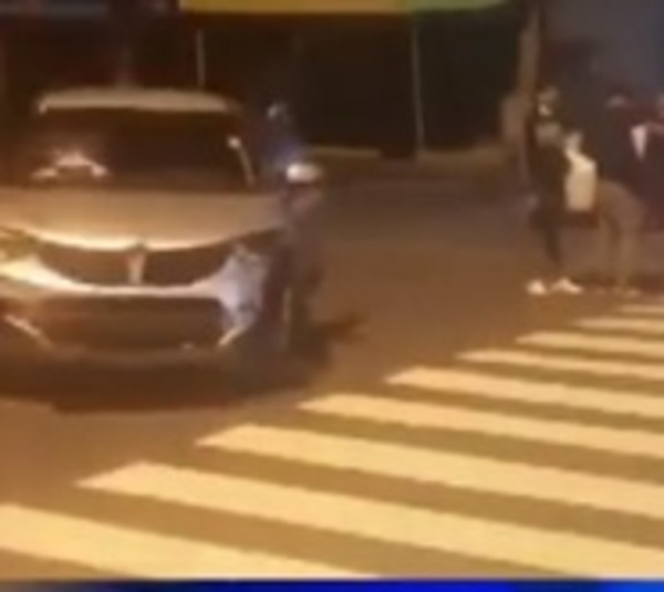 Automóviles chocan a causa de semáforo sin energía - Paraguay.com