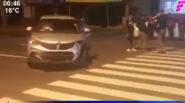 Semáforo sin funcionar causa accidente en Mariano | Noticias Paraguay