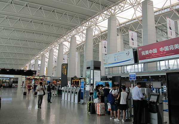 China ordena a algunas aerolíneas detener vuelos por casos de Covid-19 - El Independiente