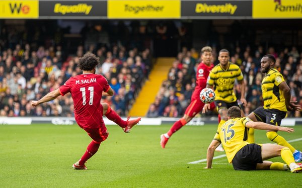 Con un triplete de Firmino y un golazo de Salah, Liverpool aplasta al Watford