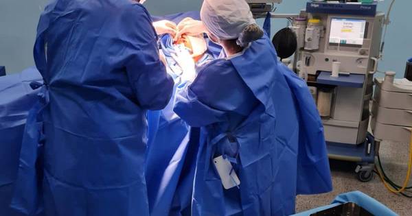 La Nación / Primera cirugía traumatológica de IPS Benjamín Aceval fue a paciente de 79 años