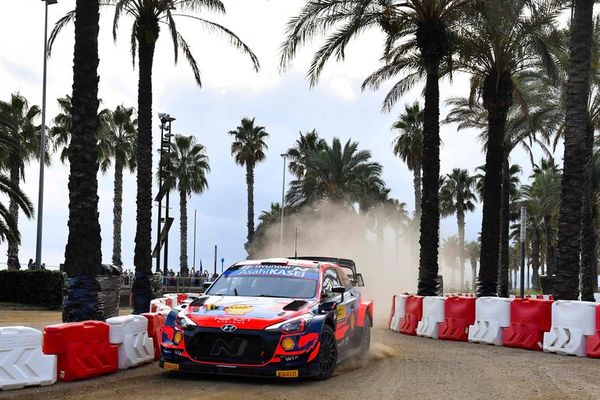 Neuville amplía la ventaja sobre Evans y Ogier en Cataluña - Automovilismo - ABC Color