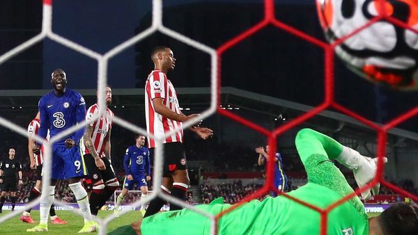 Chelsea recupera el liderato contra un guapo Brentford