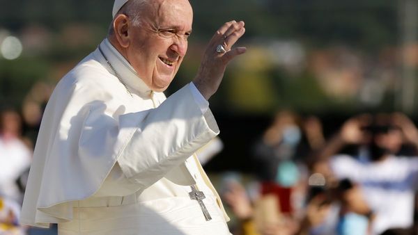 El papa Francisco aboga por un salario universal y la reducción de la jornada laboral