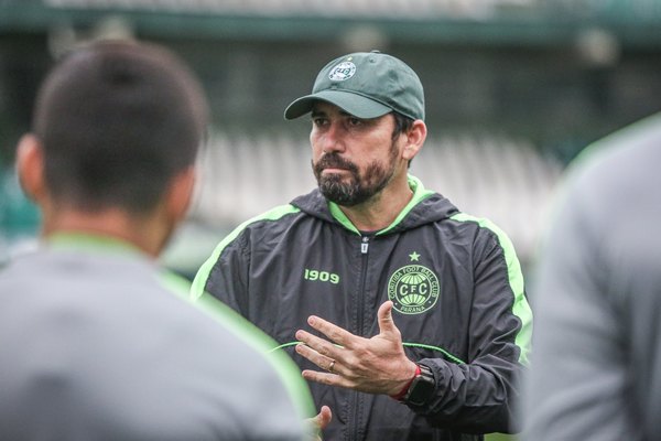 Segunda derrota consecutiva del Coritiba de Morínigo, que se mantiene como líder