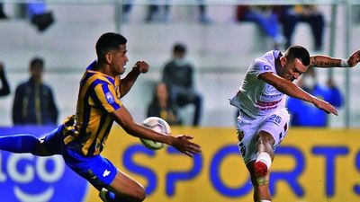 Fuerzas parejas en barrio Obrero