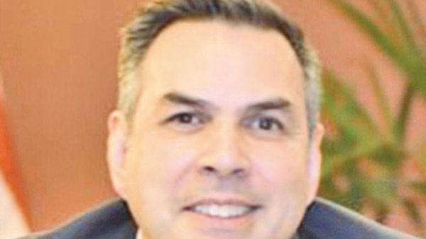 Honran a Salazar, destacado en el país por su lucha anticorrupción