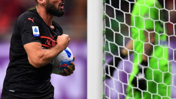 Milán lidera, Inter tropieza