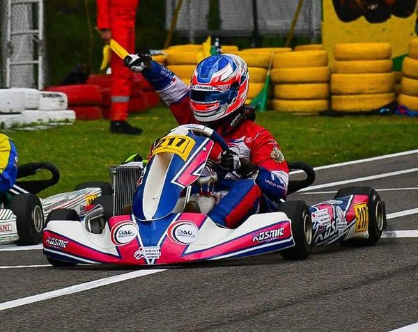 Alejandro Samaniego, campeón Sudamericano de karting - Automovilismo - ABC Color