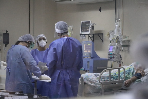 Kinesiólogos de Clínicas asisten en la recuperación de pacientes críticos respiratorios - .::Agencia IP::.
