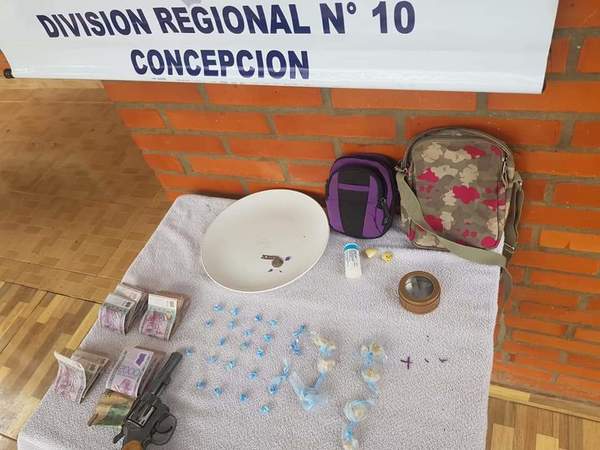 Una mujer y una adolescente de 14 años caen con drogas tras allanamiento
