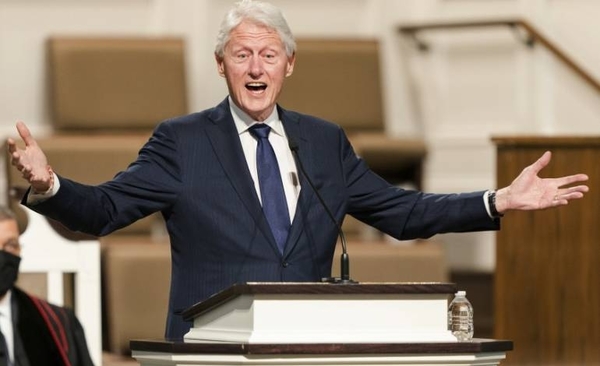 Diario HOY | El expresidente de EEUU Bill Clinton sale del hospital