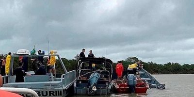 Reportan siete fallecidos en naufragio de barco-hotel sobre el río Paraguay