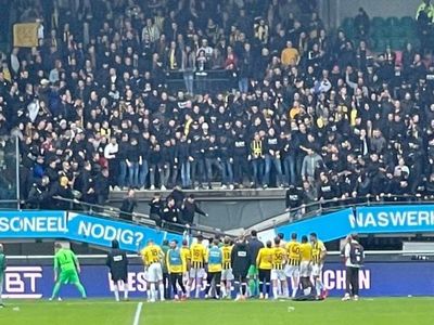 De terror: cayó una parte de las gradas del NEC de Édgar Barreto - Fútbol Internacional - ABC Color