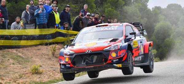 Neuville ganó el Rally de España y Ogier sigue líder del campeonato