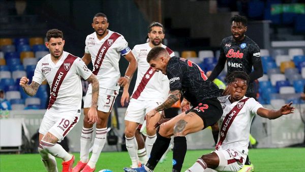 Napoli vence por la mínima al Torino de Sanabria