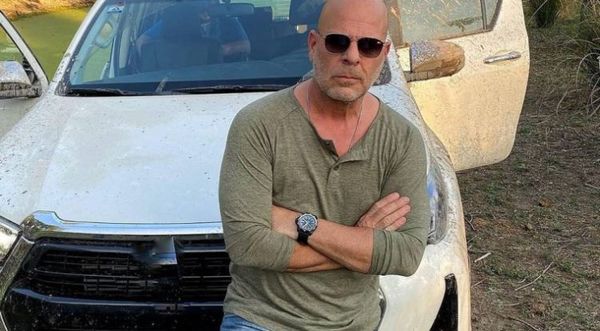 La venida del doble de Bruce Willis a Paraguay causa furor en las redes sociales