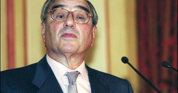 La Nación / Justicia argentina procesa a ex ministro