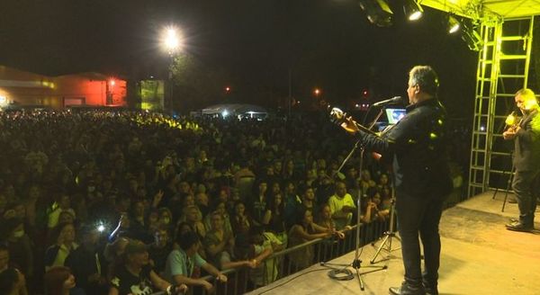 Liberales festejaron aniversario con aglomeración en polideportivo de Fernando de la Mora - Nacionales - ABC Color