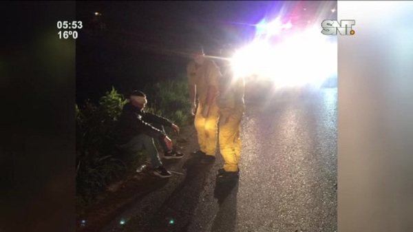 Peatón fue socorrido por los bomberos tras ser arrollado por un motocarro - SNT