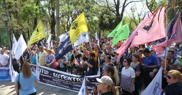 Docentes retoman clases desde hoy