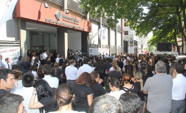 Diario HOY | Funcionarios de la Fiscalía podrían ir a huelga ante inminente recorte presupuestario