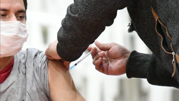 Paraguay avanzará el lunes en vacunación, con aplicación de la tercera dosis