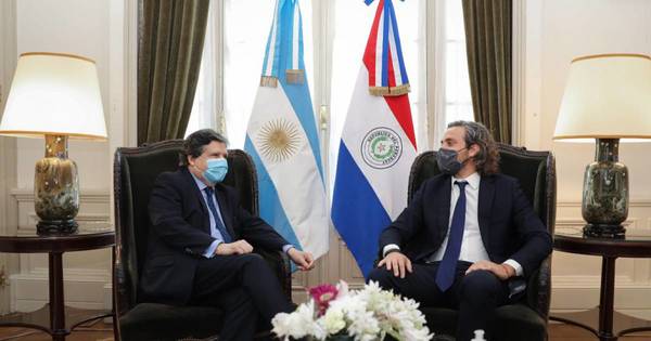 La Nación / Cuestionan entreguismo del Gobierno paraguayo ante presiones de Argentina