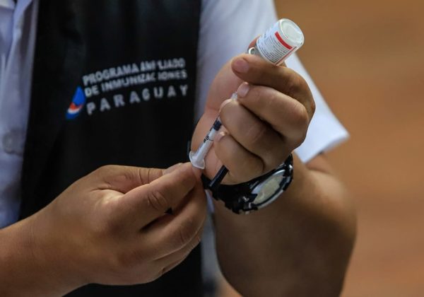 Este lunes prosigue aplicación de primera dosis de la vacuna contra el COVID | Ñanduti