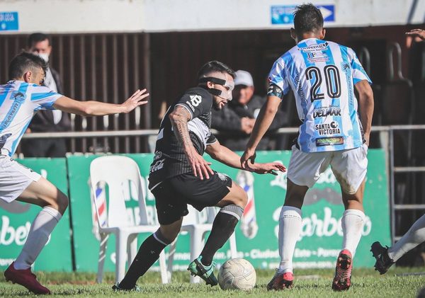 Salazar reaparece con la camiseta de Olimpia después de 2 meses