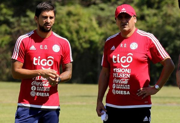 Emiliano Díaz y las fotos sobre la Albirroja que habría publicado y borrado - Selección Paraguaya - ABC Color