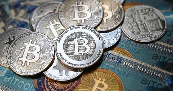 La Nación / Bitcoin se dispara y se acerca a su máximo histórico