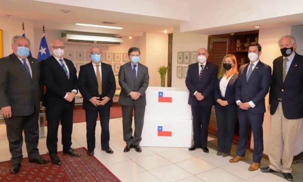 Paraguay recibe donación de 100.000 dosis de vacunas de Chile
