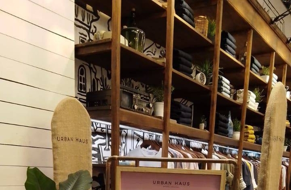 Diario HOY | Local de ropa impulsa iniciativa solidaria por octubre rosa