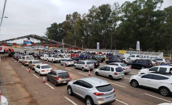 Diario HOY | Aplicarán desde primera hasta tercera dosis en el Rubén Dumot, sin tener en cuenta CI