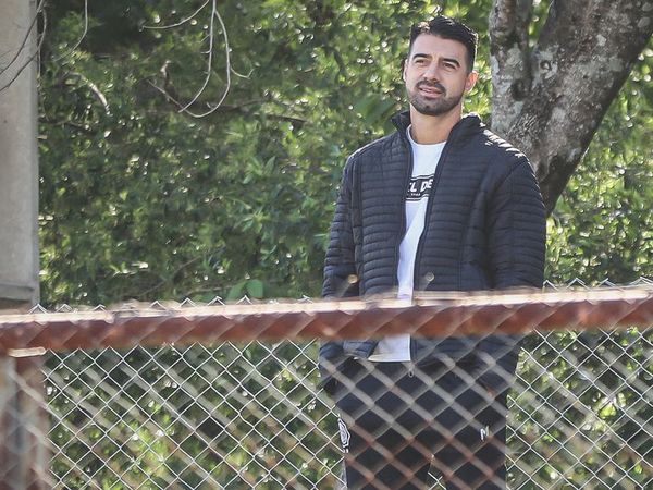 Julio Cáceres, presente en el triunfo de la Reserva de Esteche - Olimpia - ABC Color