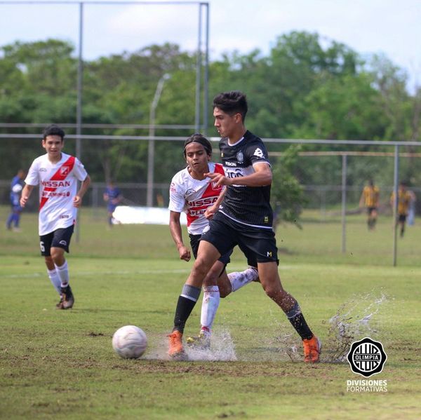 Sub 17: Olimpia sigue al frente a siete puntos de sus escoltas  - Fútbol - ABC Color