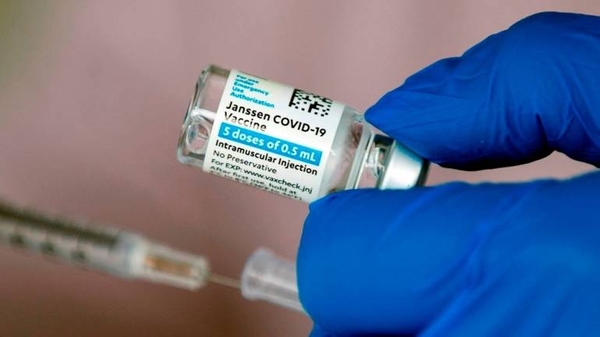 Diario HOY | Salud aplicará refuerzo de Pfizer a vacunados con Johnson & Johnson en el exterior