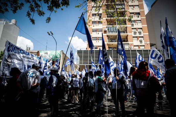 Los sindicatos peronistas de Argentina piden más empleos en una masiva movilización - MarketData