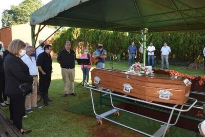 Amigos y familiares acompañaron a Robin Wood hasta su última morada - Nacionales - ABC Color