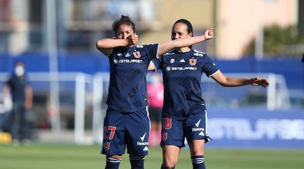 Rebeca Fernández anota dos goles en el clásico y la 'U' de Chile es finalista