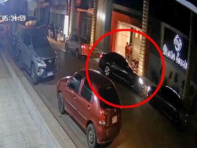 El “campana” del cuádruple homicidio actuó en blindado del sicario ejecutado - Nacionales - ABC Color