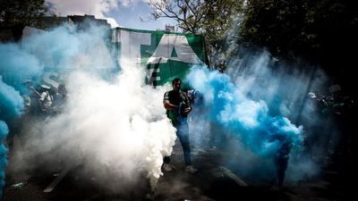 Sindicatos peronistas marchan para pedir empleo en Argentina