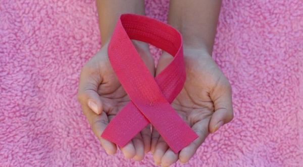 Octubre rosa: Con diagnóstico precoz, el cáncer de mama tiene 90% de probabilidad de cura