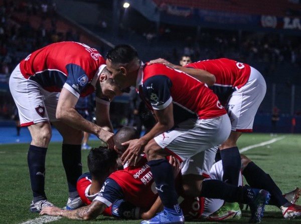 Cerro Porteño cumple de local y mantiene lucha por el título - .::Agencia IP::.