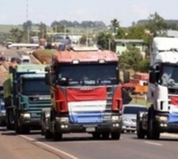 Camioneros piden reajuste del precio del flete ante suba del gasoil - Paraguay.com