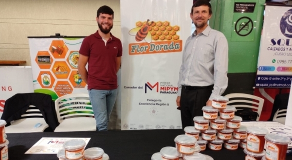 Flor Dorada, miel de abeja de Itapúa fue galardonada en el Premio Nacional Mipymes 2021