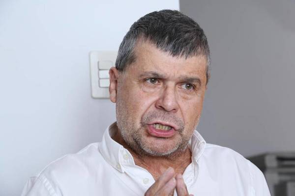 El abogado Felino Amarilla afirmó que los parlamentarios del PLRA "debería estar todos presos" - ADN Digital