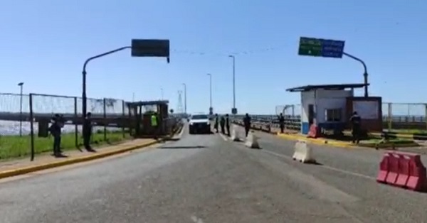 Reabren frontera con Argentina por Encarnación - Noticiero Paraguay
