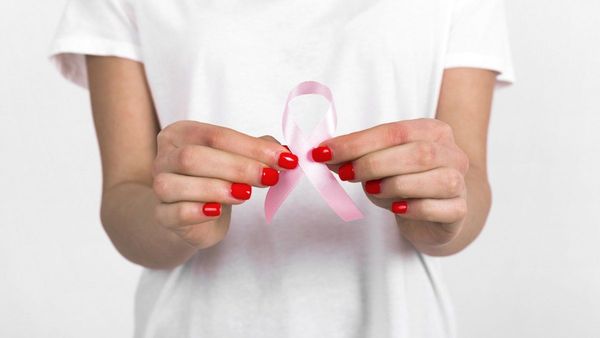 Octubre Rosa: Salud recalca que la autoexaminación es fundamental para prevenir cáncer de mama
